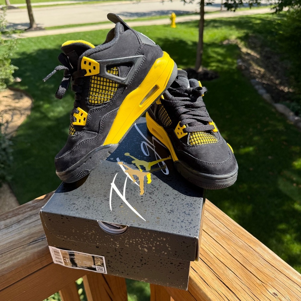 Jordan Air Jordan 4 Retro GS Kids 3.5Y Black Yellow Good Thunder 408452-017